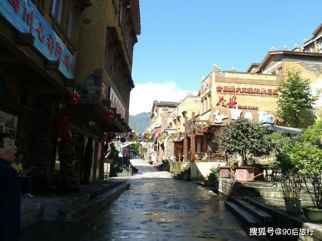 难怪孙悟空要推倒人参果树，你看他用火眼金睛看到了啥秘密